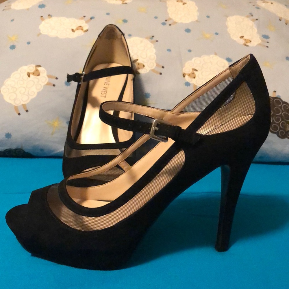 Shoes - Picture 4 of 6